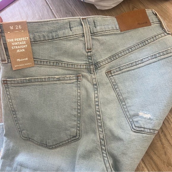The Perfect Vintage Jean in Grandbay Wash: Ripped Edition NWT $148 - Picture 6 of 6